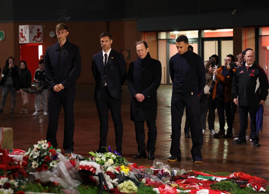 Real Madrid visitó el altar de Diogo Jota en Anfield y la carta de Alexander-Arnold: Te echo de menos compañero...