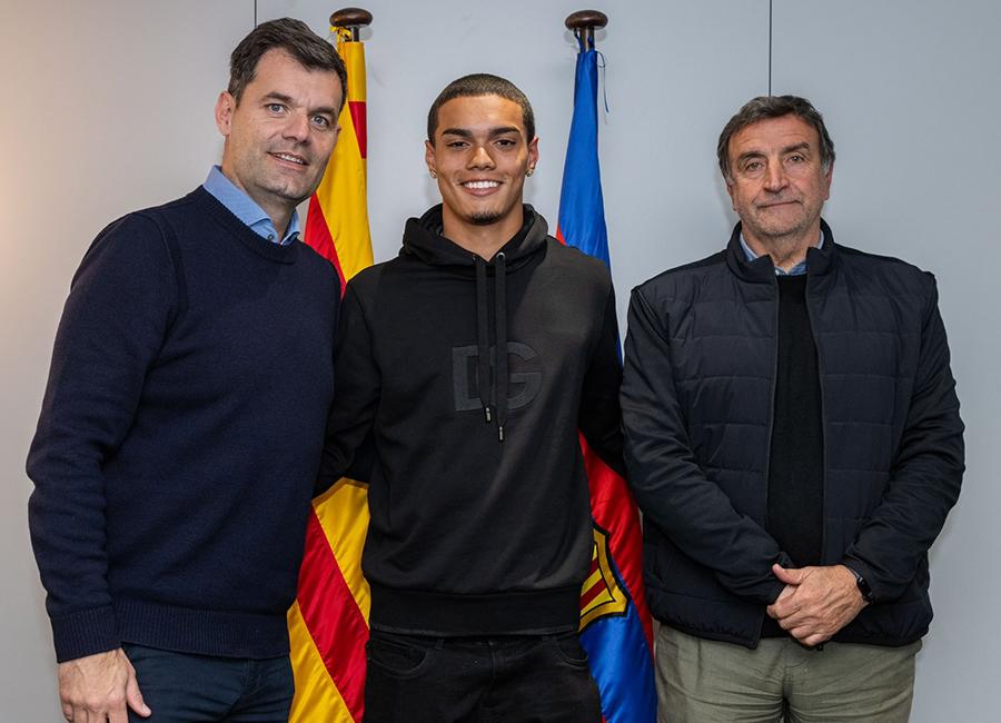 OFICIAL: FC Barcelona anuncia el fichaje de Joao Mendes, el hijo del histórico Ronaldinho