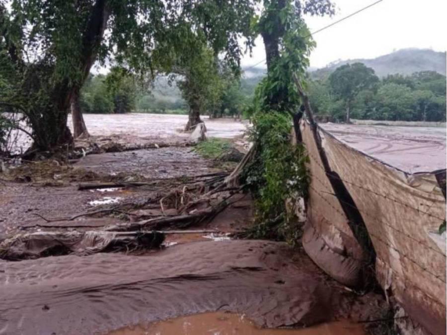 Tormenta Sara se hace sentir en Honduras con inundaciones: ¡el Estadio Morazán ya recibió el primer azote!