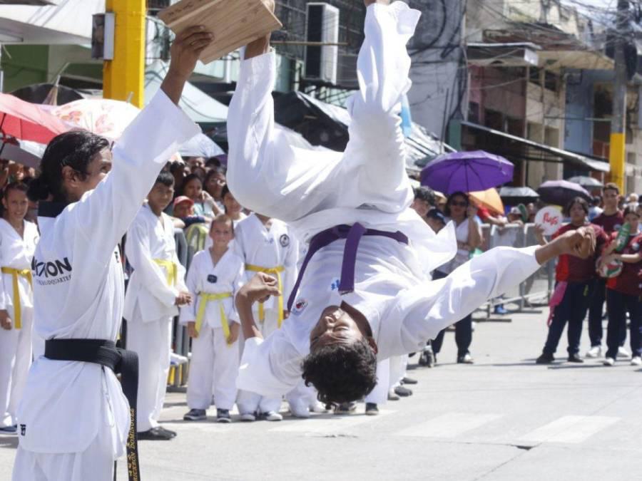 “Influencers” hondureños desfilando, mascotas y las otras curiosidades de las fiestas patrias 2023