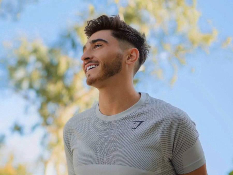 ¿Quién es? Futbolista le pide matrimonio a su novio en una cancha de fútbol; la postura de su equipo