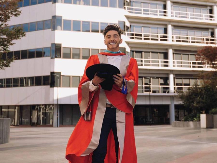 ¿Quién es? Futbolista le pide matrimonio a su novio en una cancha de fútbol; la postura de su equipo