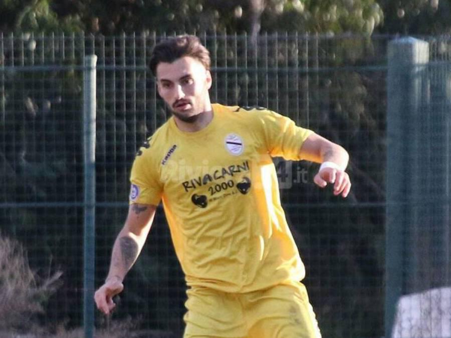 La asesinó de forma cruel: Futbolista es condenado a cadena perpetua por matar a su ex novia; “No está cuerdo”