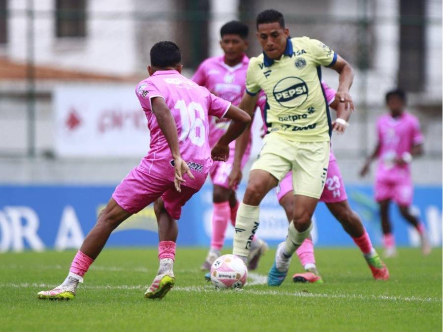 Platense vs Motagua EN VIVO: Maynor Arzú perdona el primero del tiburón en el Excélsior
