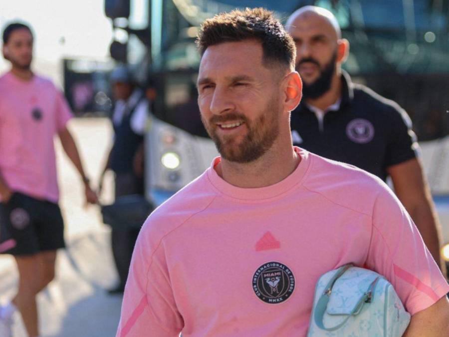 Daddy Yankee sorprendió a Messi con este dorsal en su camisa, abrazo con David Ruiz y enorme gesto Leo