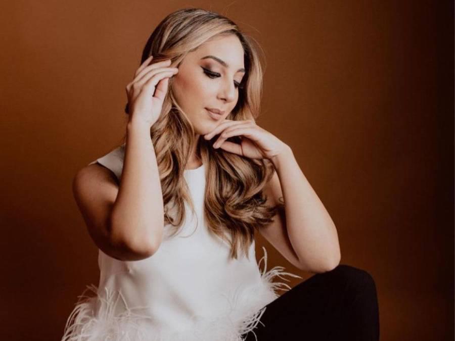 Reportera de TUDN prueba las baleadas previo al Honduras-México y esta fue su reacción