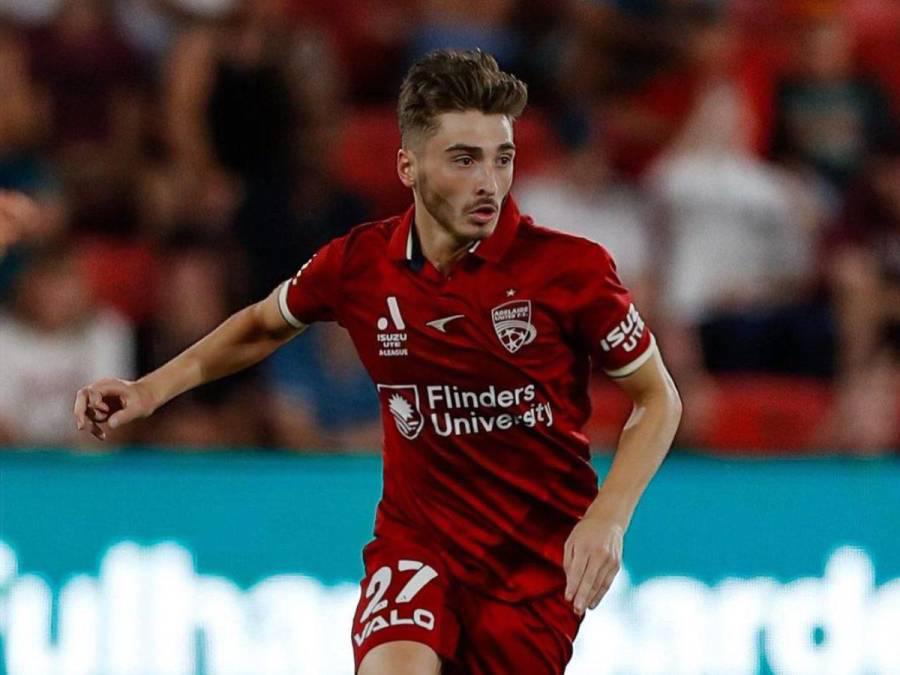 ¿Quién es? Futbolista le pide matrimonio a su novio en una cancha de fútbol; la postura de su equipo