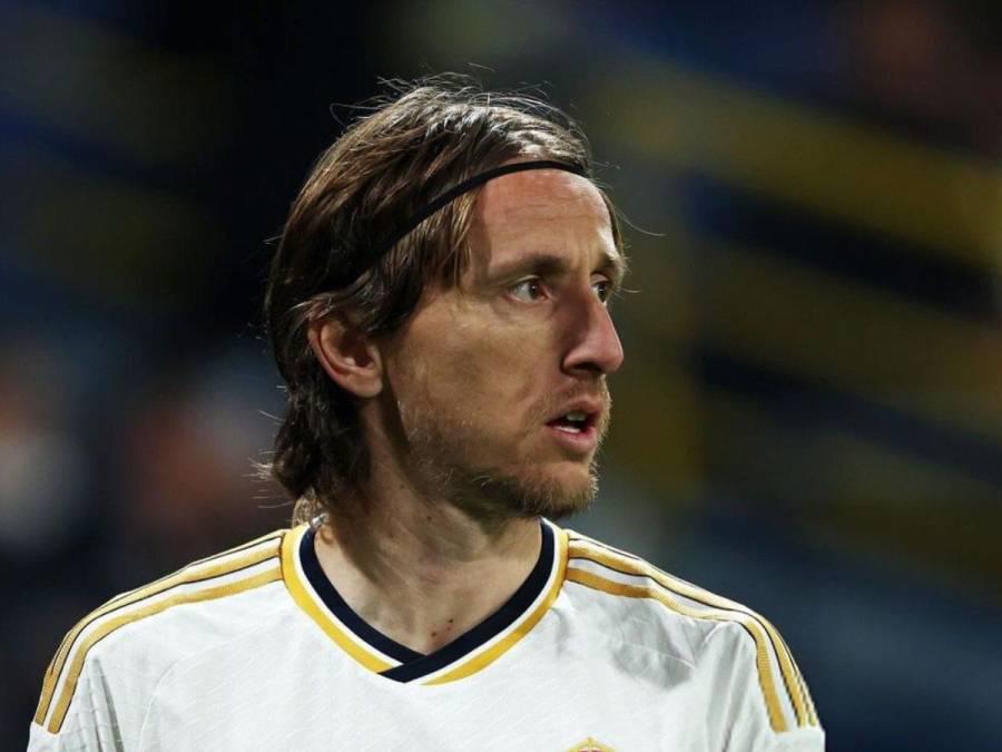 Para pagar el salario de Mbappé: Revelan los siete jugadores que se irán del Real Madrid la próxima temporada