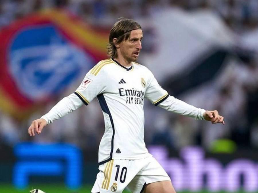 Para pagar el salario de Mbappé: Revelan los siete jugadores que se irán del Real Madrid la próxima temporada