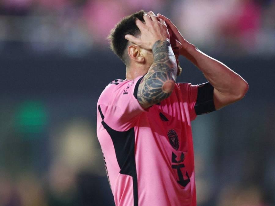 Daddy Yankee sorprendió a Messi con este dorsal en su camisa, abrazo con David Ruiz y enorme gesto Leo