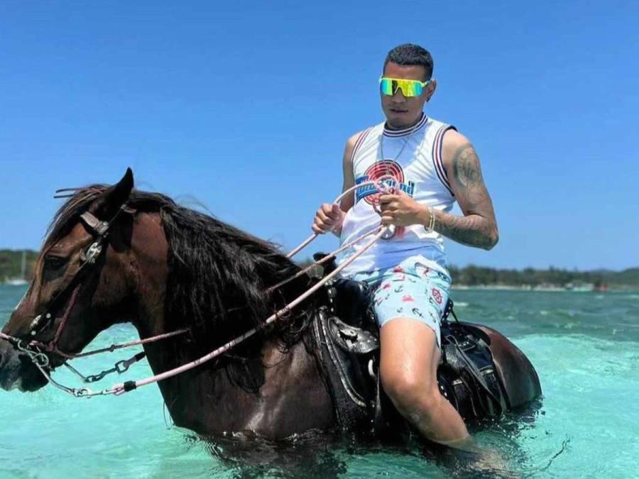 Así son las vacaciones de los futbolistas de Liga Nacional: jugador de Olimpia presume que será padre y esposa de DT deslumbra