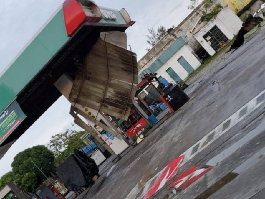 Informe especial: Puerto Cortés fue golpeado por fenómeno natural y así quedaron sus calles: “Perdimos nuestros techos”