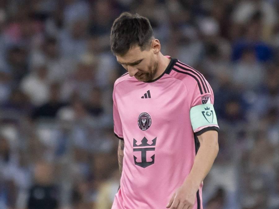 La reacción de Messi tras ser humillado en Concacaf, la burla de Monterrey y fea agresión de Luis Suárez ¿Qué hizo Barton?