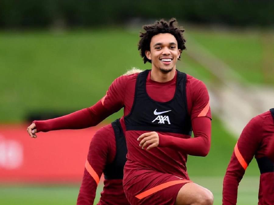 El calvario que vive futbolista del Liverpool por recibir acoso de una mujer: “Envía fotos obscenas”