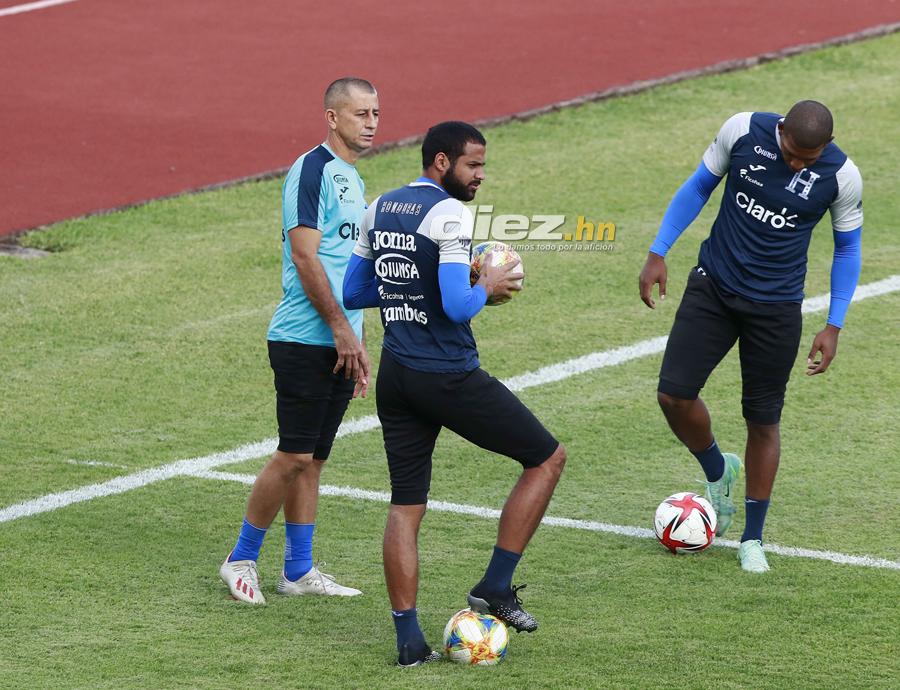 ¡La charla del Bolillo y buen ambiente! Las imágenes del primer entreno de Honduras de cara al amistoso con Colombia