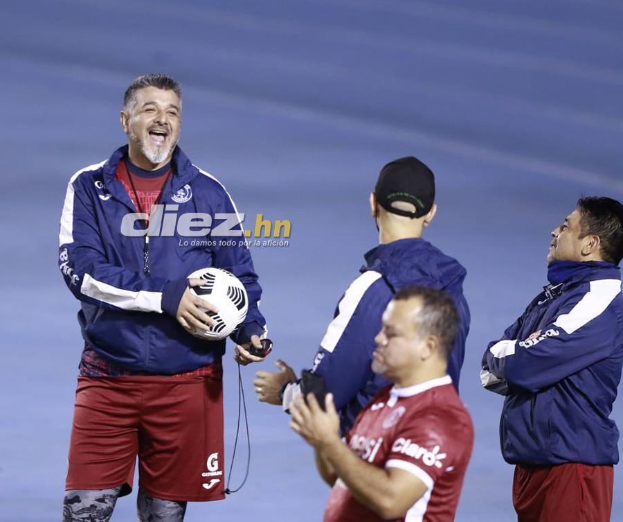 ¡Risas, chamarras y la charla! Motagua reconoció el Doroteo Guamuch Flores y está listo para enfrentar a Comunicaciones