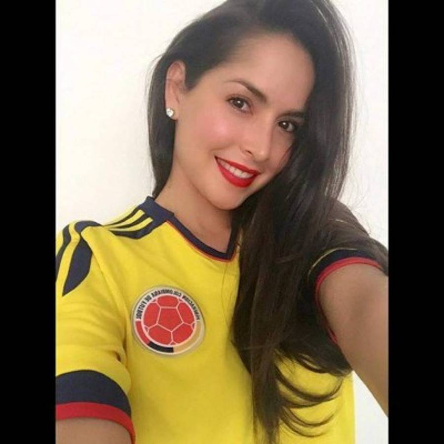FOTOS: Carmen Villalobos, la sexy aficionada de la selección de Colombia