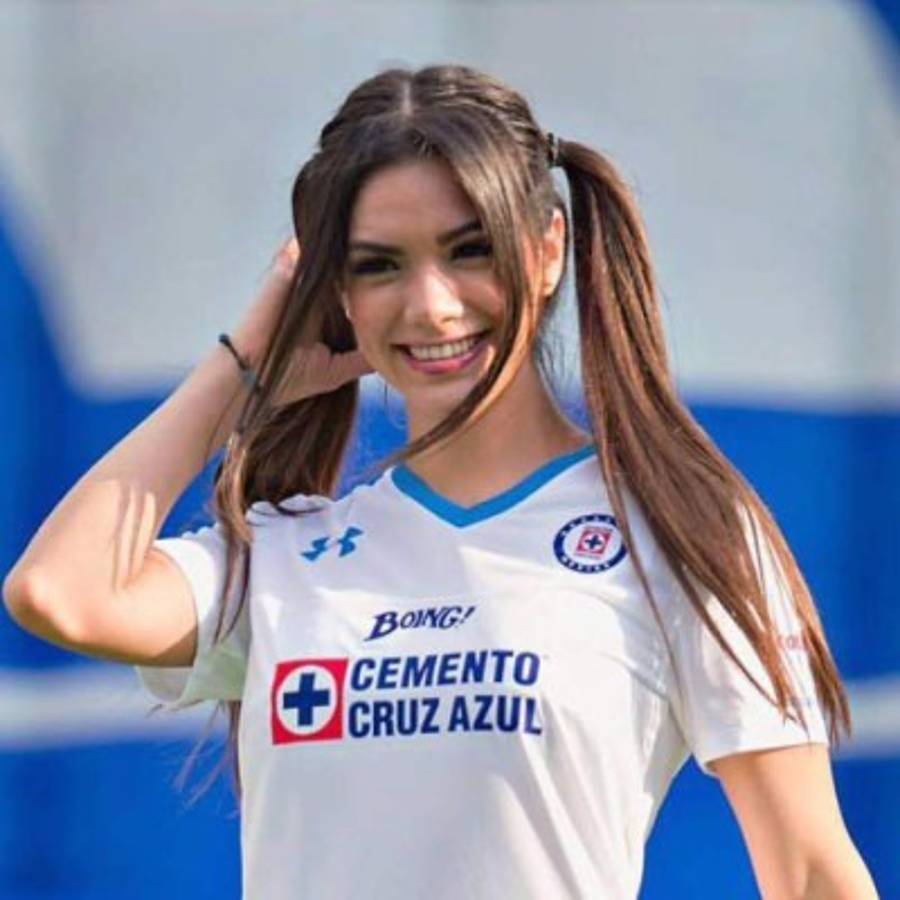 ¡Corazón dividido! La guapa presentadora mexicana, Mich Pérez, no sabe a quién apoyar en la final