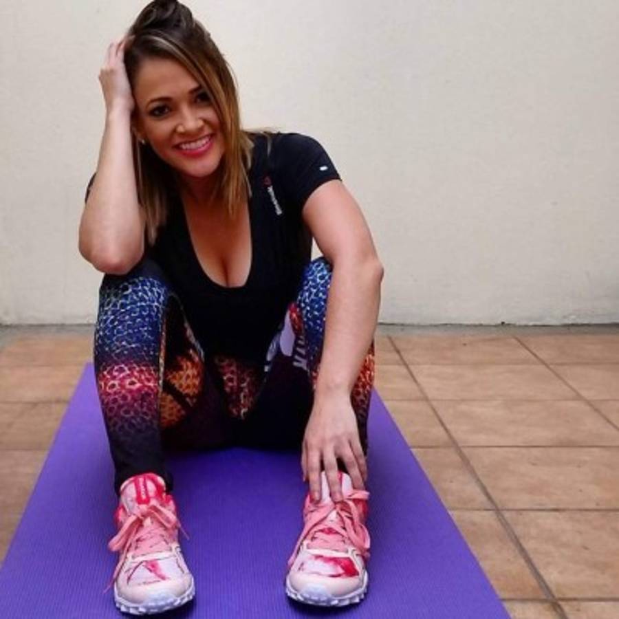 La bella periodista tica que quiere ver a su selección ganar la Copa Centroamericana