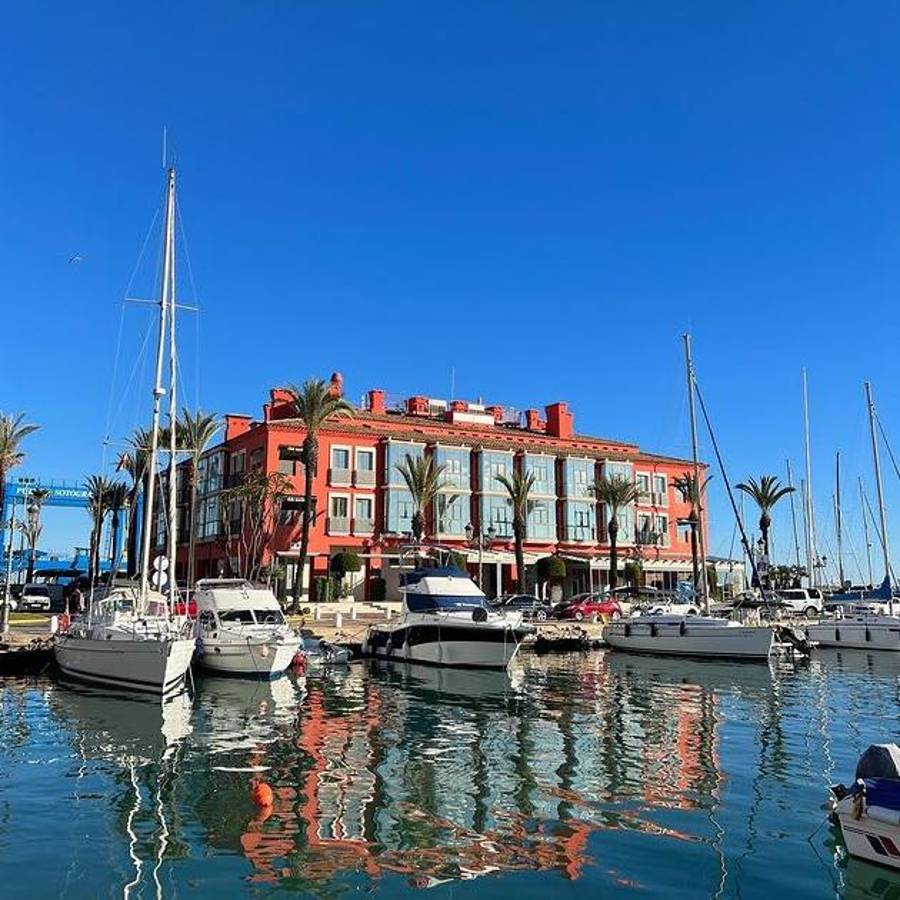 El MIM Sotogrande Club Marítimo: Así es el lujoso sexto hotel que se compró Messi en Cádiz