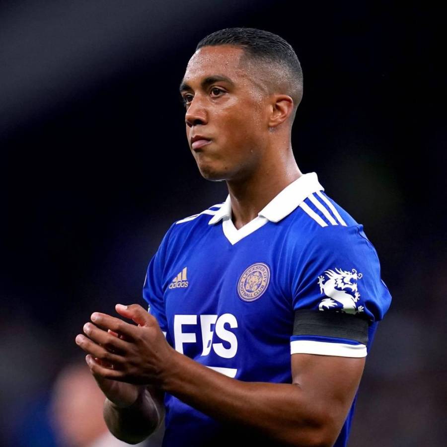 Messi toma sorpresiva decisión en las últimas horas y Benzema firma con su nuevo club; los fichajes del Chelsea y PSG