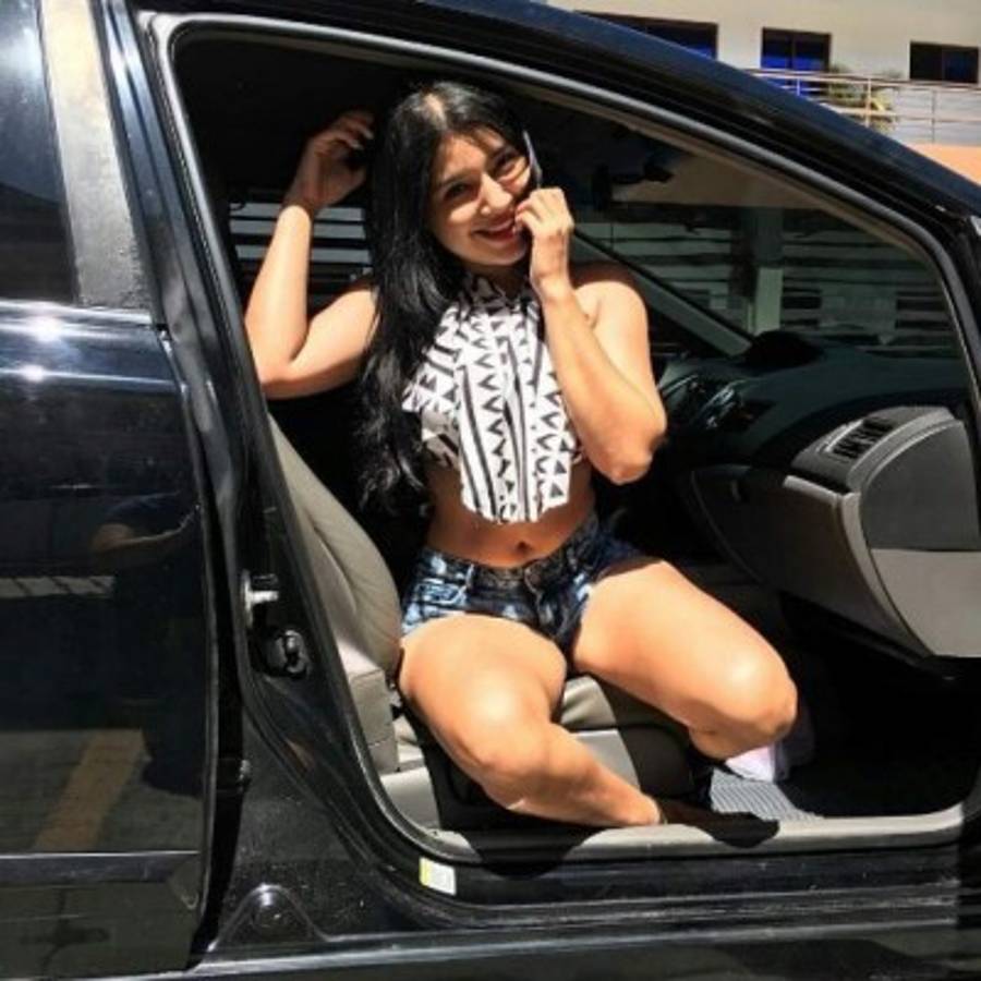 ¡CANDENTE! Así le da la bienvenida al verano la bella modelo Jeimy González