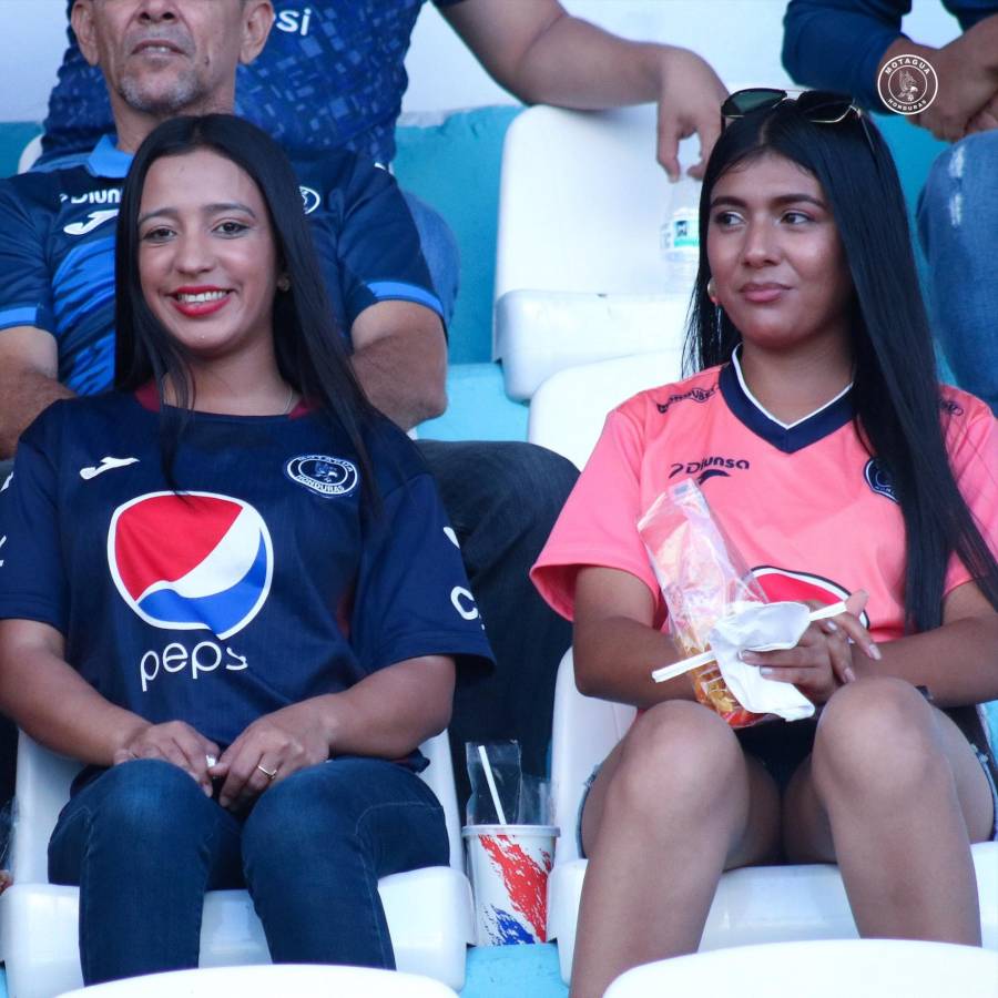 ¿Qué chicas llamaron la atención en el Motagua vs Águila? Un olimpista se presentó al juego de la Copa Centroamericana