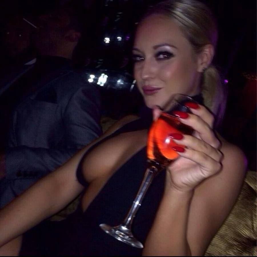 Insólito: le dijo a su bella novia que se iba de vacaciones, pero viajó a Francia para casarse con otra mujer