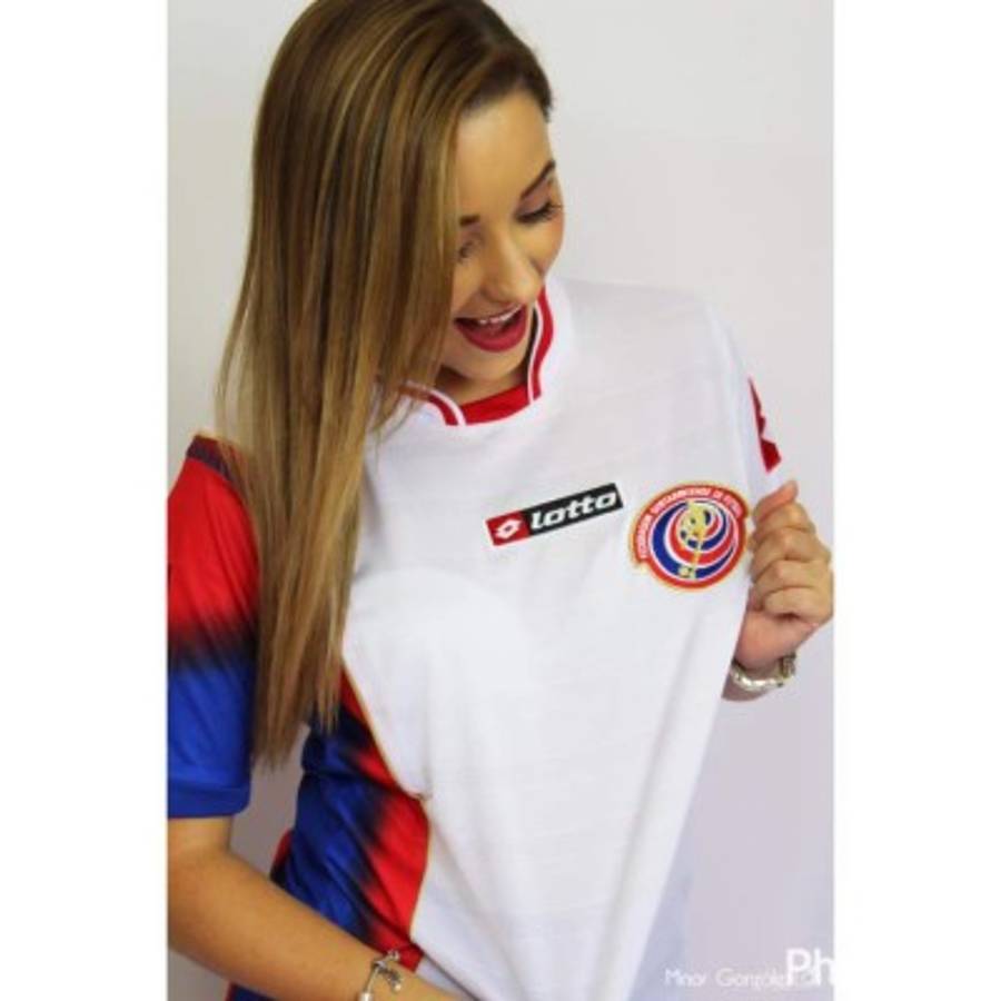 ¡Bellísima! Mary Escalante la hermosa periodista tica seguidora del Herediano