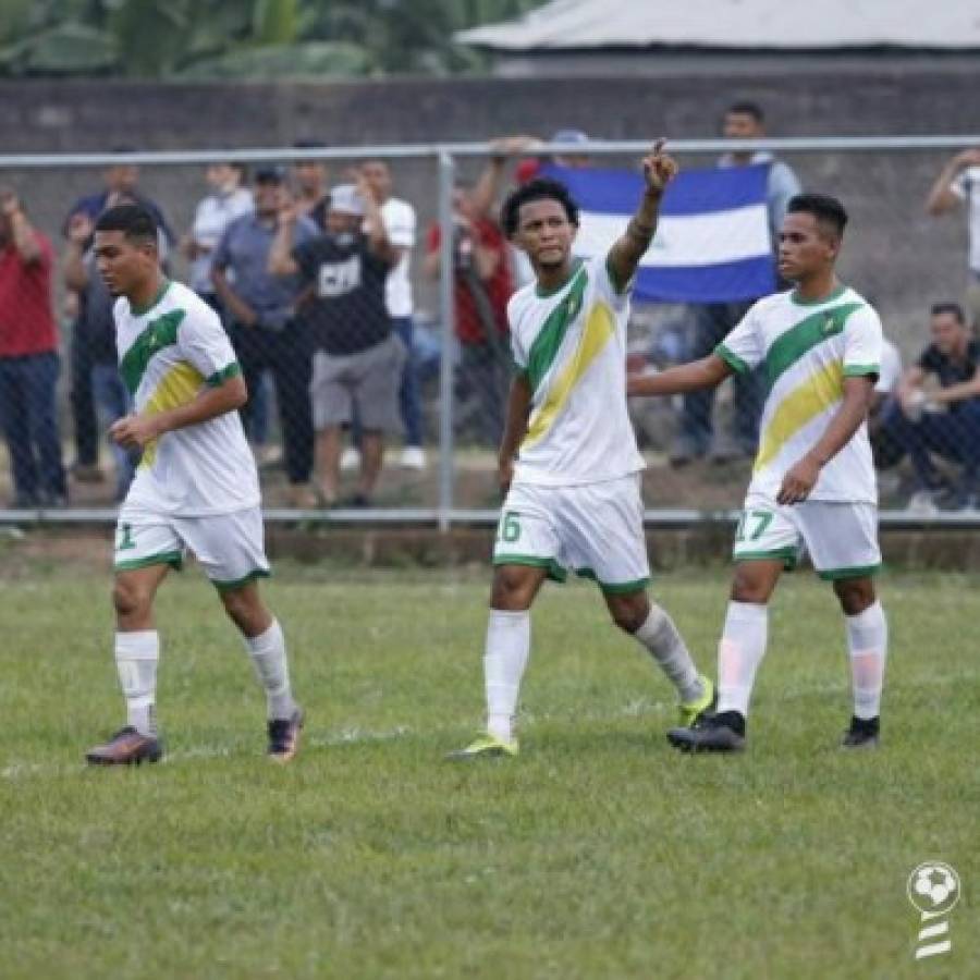 Uno regresó del retiro con 42 años: La legión hondureña en el fútbol de Centroamérica