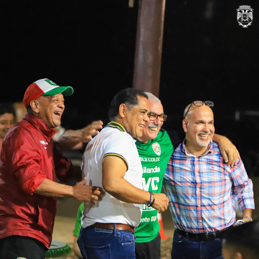 ¡Con pastel y mariachis! Marathón sorprendió al técnico Manolo Keosseián en el día de su cumpleaños