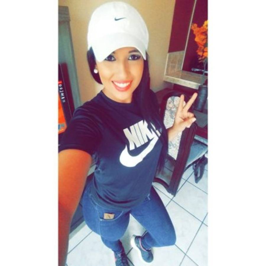 Jasmine Ortiz, la bella aficionada del Real España que levanta suspiros en los estadios