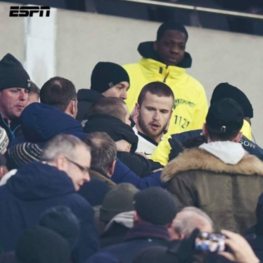 Escándalo: Eric Dier, jugador del Tottenham, sube a la grada y se va a los golpes con un hincha