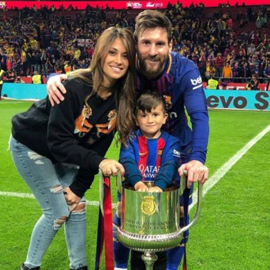 En fotos: Así celebraron las esposas e hijos de los jugadores del Barcelona la Copa del Rey ¿Y Shakira?