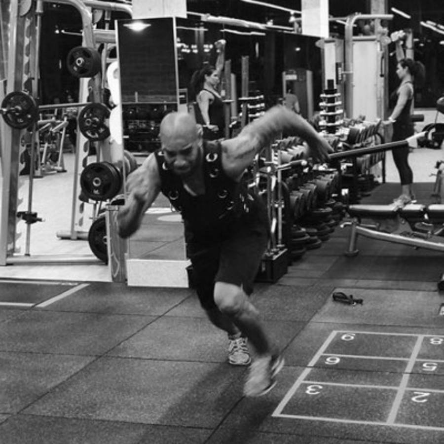 El gran giro que ha dado la vida de Adriano, el crack que volverá al fútbol