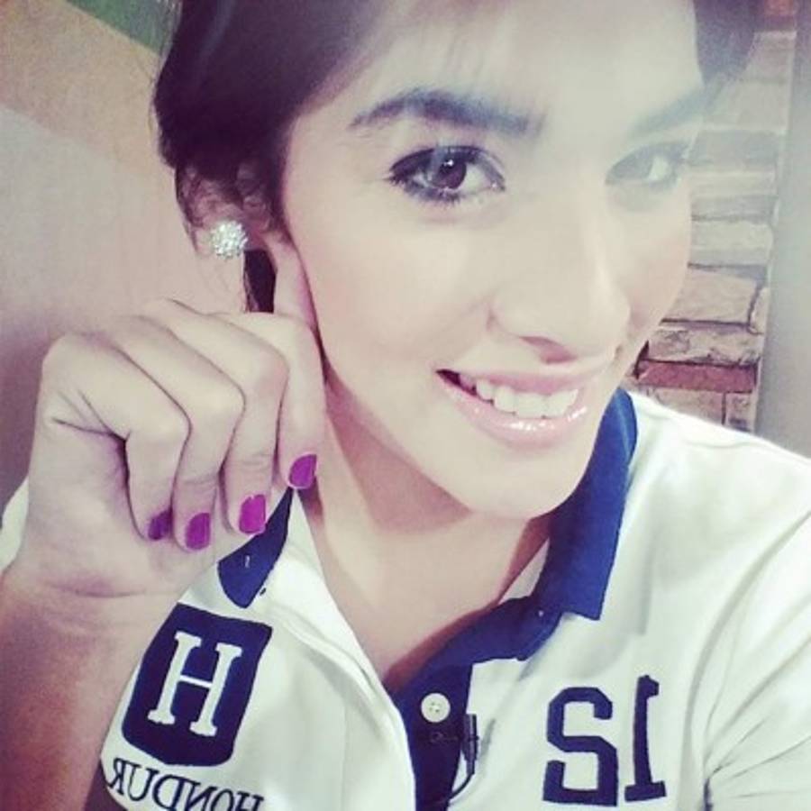 La belleza hondureña se pinta de azul y blanco cuando juega la Selección