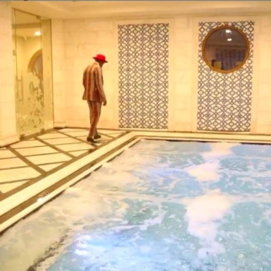 Los extravagantes lujos de Mayweather en la cuarentena: Dulceria en casa y cuenta su dinero