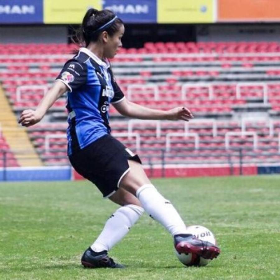 Karla Padilla, la hermosa jugadora mexicana del Querétaro