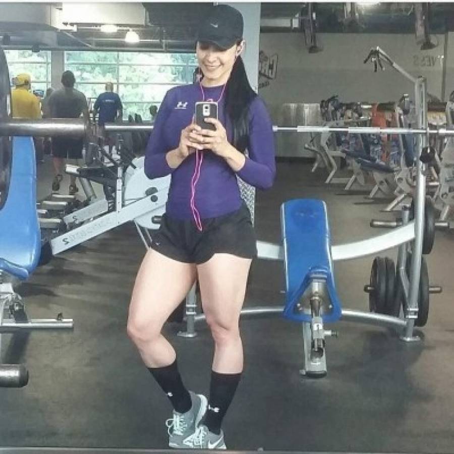 La selfies más sexys de la reina del fitness hondureña, Mabiza Caravante