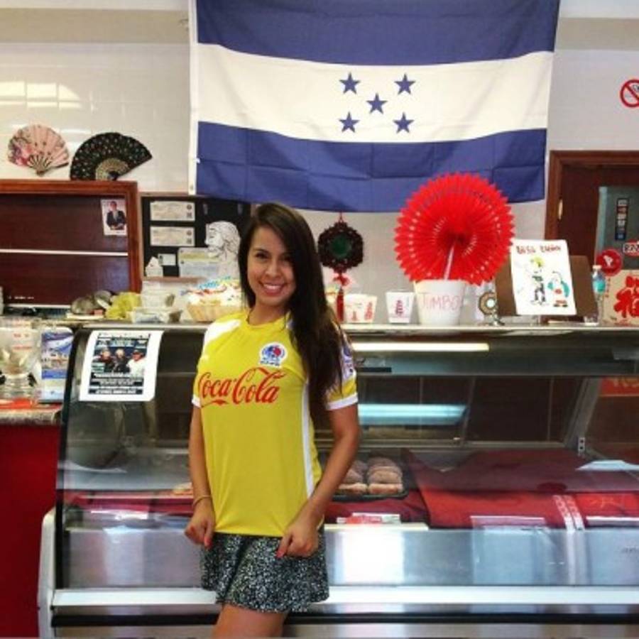 Hermana de Lipstickfables enciende las redes con un bodypainting