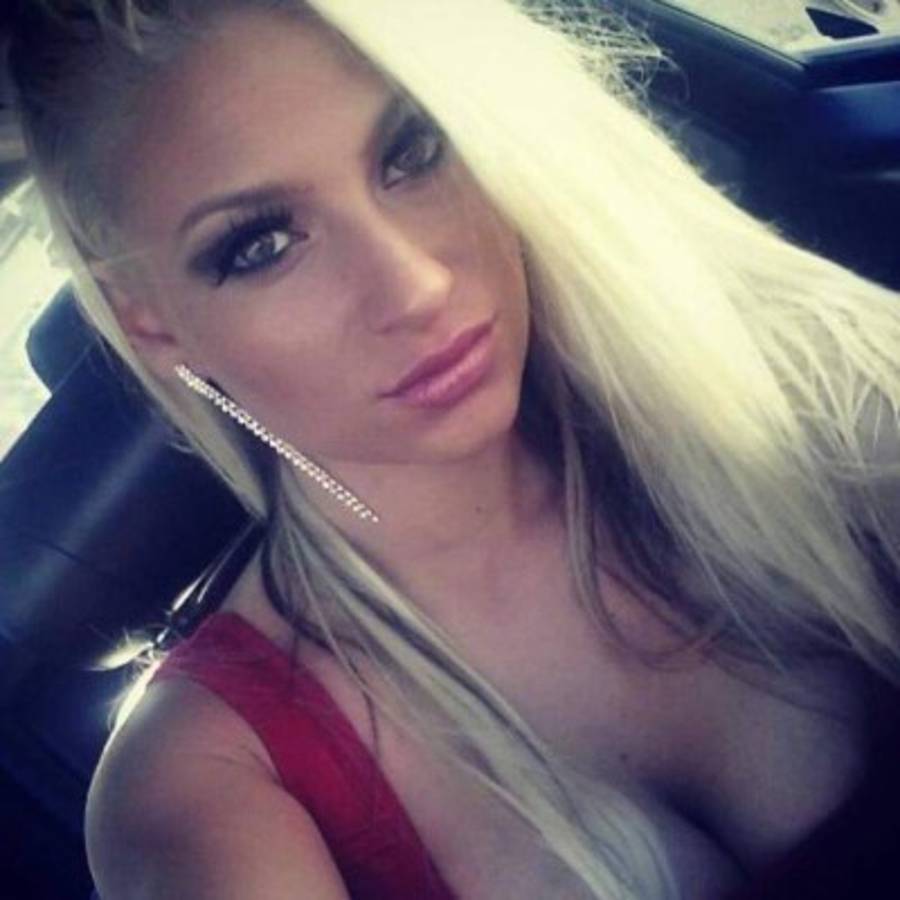 Luchadora de MMA sufre por el tamaño de sus senos