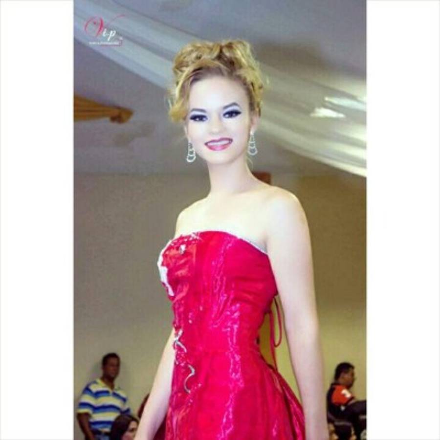 Así es Kristel Salcedo la sexi seguidora del Olimpia de Honduras