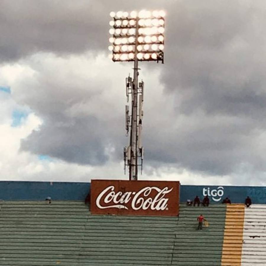 Una belleza: Camerinos, pasillos, cámaras ¡la intimidad del estadio Nacional de Tegucigalpa!