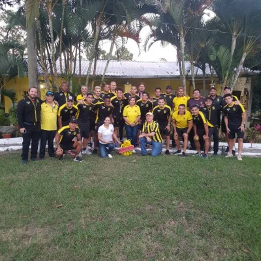 Moliendo caña, comiendo pan y de paseo; así la pasa Real España en Danlí, El Paraíso