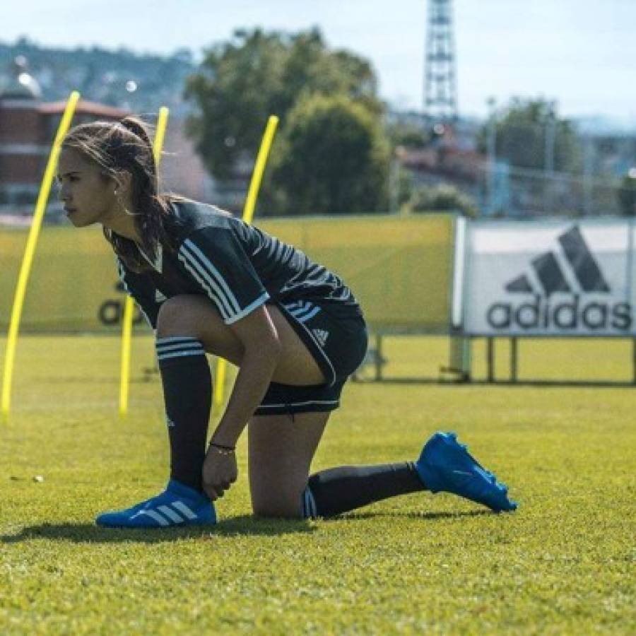 Nailea Vidrio la futbolista de 15 años que deslumbra en la Liga Femenil MX