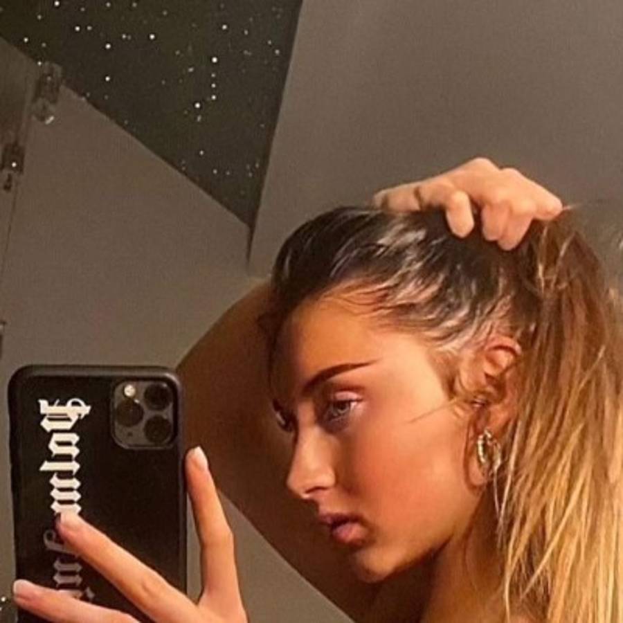 Las polémicas imágenes de Paul Scholes y su hija de 20 años ¿Amor real o desagradable?