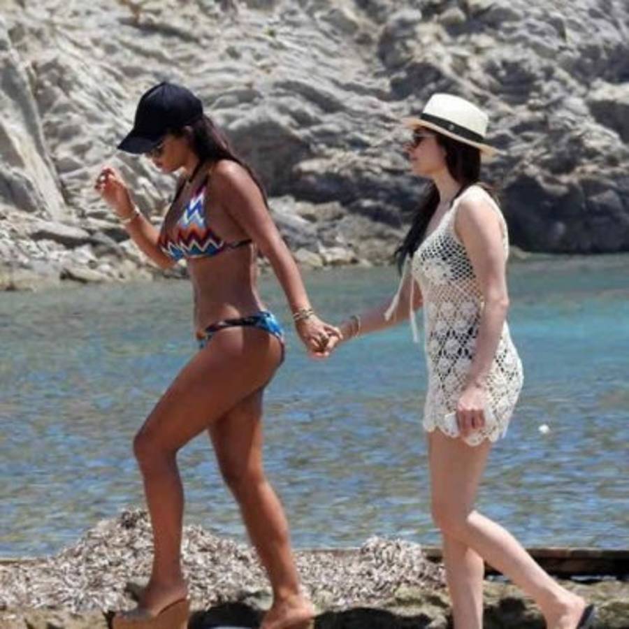 Las vacaciones de Fábregas y su infartante mujer en Ibiza