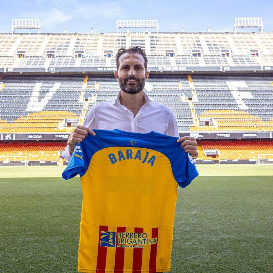 Regresa al Barcelona a pesar de no ser querido, delantero se ofrece al Real Madrid y Cristiano Ronaldo pide fichaje