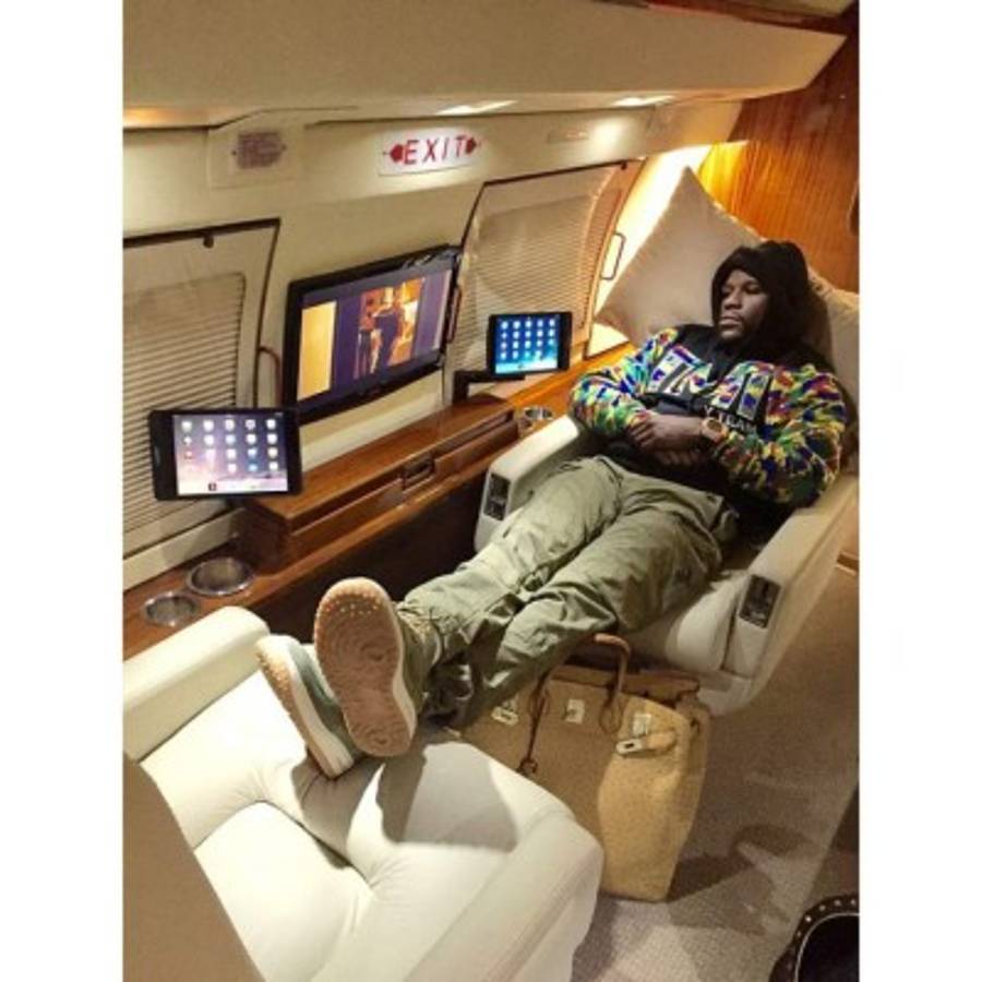 Las 50 locuras y fiestas inolvidables de Floyd Mayweather Jr