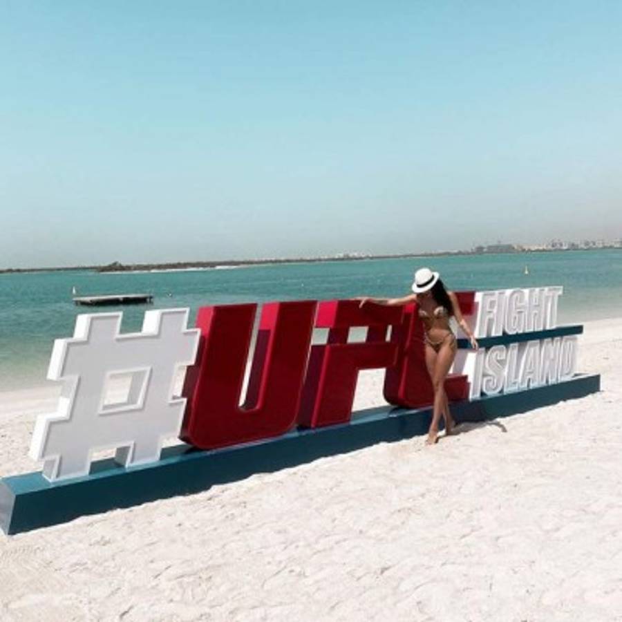 Camila Oliveira, la chica que aprovecha las peleas de UFC para vender contenidos para adultos